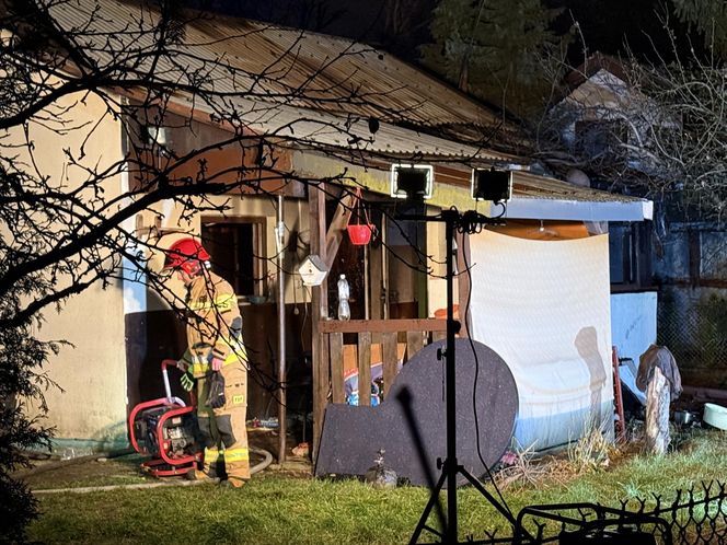 Zwęglone ciało człowieka w spalonym budynku. Tragiczny pożar w Warszawie