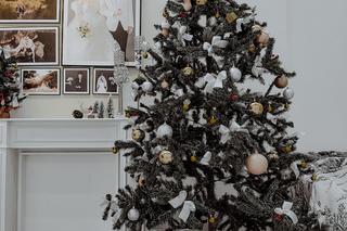Gotowe choinki z ozdobami, sztuczna choinka na pniu czy żywe drzewko? 