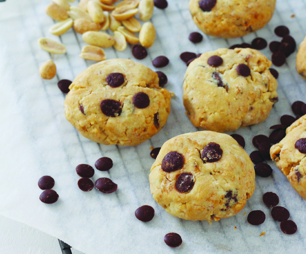 Ciasteczka z masłem orzechowym i kawałkami czekolady