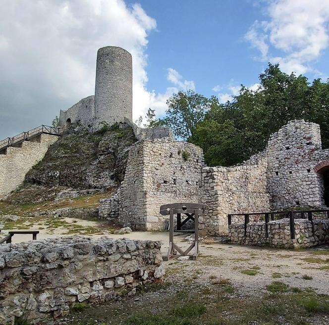 Zamek Pilcza na Szlaku Orlich Gniazd to piękny zabytek