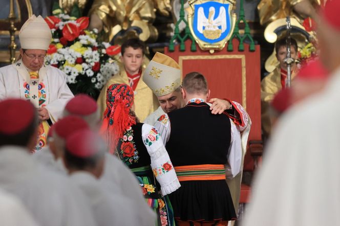 Nowy biskup diecezji łowickiej. W uroczystości wzięło udział wielu gości