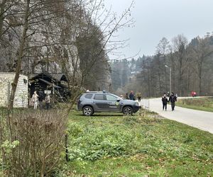 Najpiękniejsza wieś w Małopolsce zachwyca także jesienią. Leży na Szlaku Orlich Gniazd