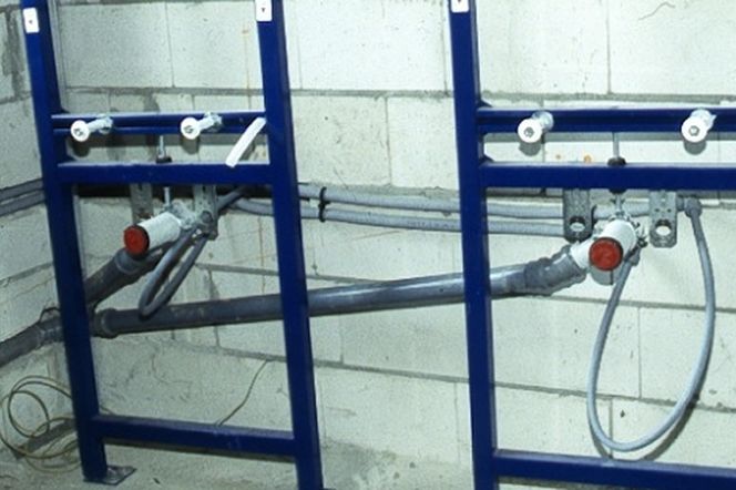 Instalacja kanalizacyjna - stelaż instalacyjny
