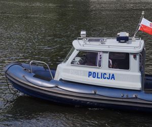 Tragedia nad jeziorem. Nie żyje kobieta. Wpadła z pomostu do wody