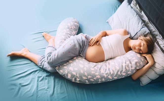 Czy warto używać poduszek do spania?