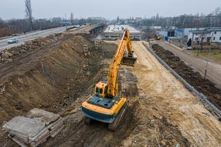 Trzy nowe wiadukty przy Przybyszewskiego. Kiedy przejadą po nich pierwsze samochody?