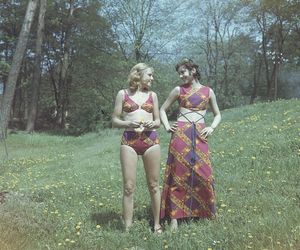 QUIZ PRL. Seksbomby znad Bałtyku. W czym opalały się nasze matki i babki? 15 pytań o plażowanie w stylu PRL