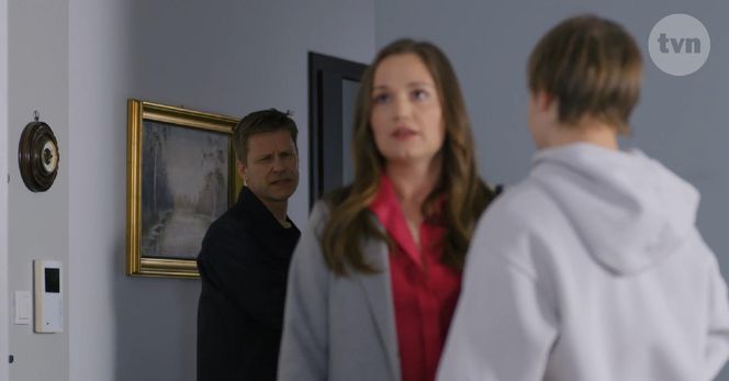 	Na Wspólnej odc. 4055. Aneta Siwek (Dorota Krempa), Staszek (Miłosz Kwiecień), Robert Tadeusiak (Dariusz Wnuk)