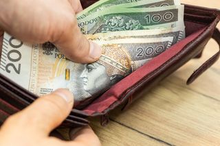 Zmiany w emeryturach rolniczych 2023 - od kiedy wyższe wypłaty świadczeń? Ile wyniesie emerytura KRUS? Prezydent podpisał ustawę