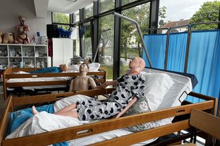 Wakacyjny patrol Eska Summer City w olsztyńskim oddziale Szkoły Policealnej Pascal