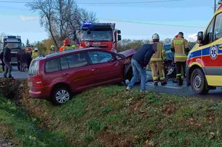 Koszmarny wypadek pod Siedlcami. Tir staranował dwie osobówki. Troje dzieci trafiło do szpitala!