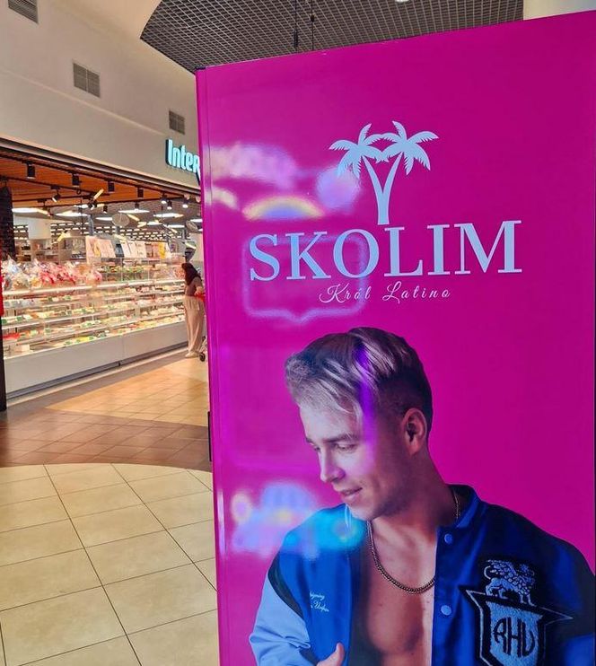 Skolim i automat z perfumami