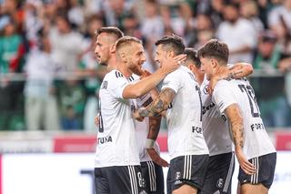 Rafał Augustyniak i Paweł Wszołek ze świąteczną wizytą. Ten gest gwiazd Legii wywołał poruszenie wśród najmłodszych