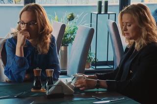 M jak miłość odc. 1674. Julia (Marta Chodorowska), Sylwia (Hanna Turnau)