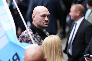 Były mistrz świata nie żyje. Tyson Fury zszokował strojem na pogrzebie Ricky'ego Hattona