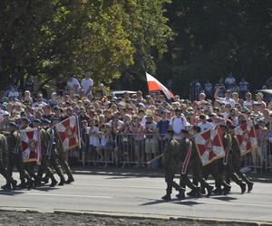 Święto Wojska Polskiego w Warszawie. Tłumy przyszły obejrzeć defiladę