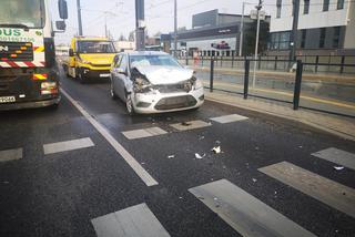 Poranny wypadek na ul. Fordońskiej w Bydgoszczy. Jedna osoba trafiła do szpitala [ZDJĘCIA]