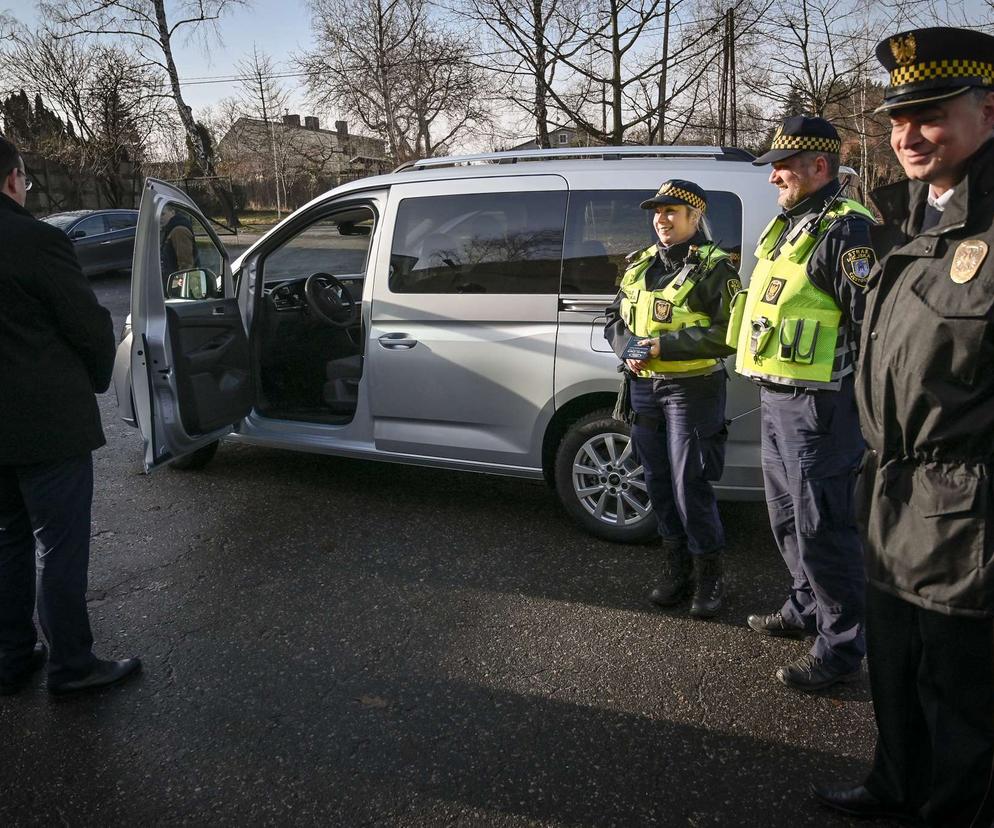 Nowy samochód zasilił flotę częstochowskiej Straży Miejskiej