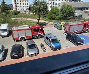 Ostrów. Osunięty strop w miejskim bloku. Jest komunikat miasta