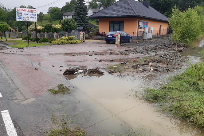 Woda zalała wiele domów w gminie Jodłownik