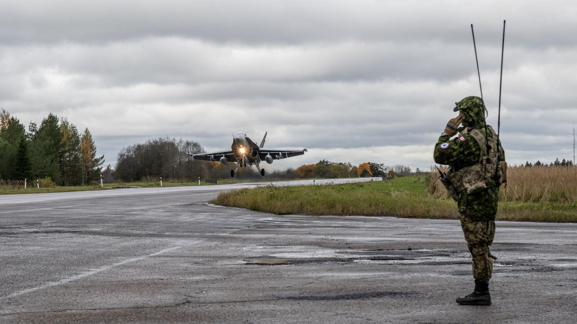 Kanadyjskie CF-18 i CC-130 w Krajach Bałtyckich