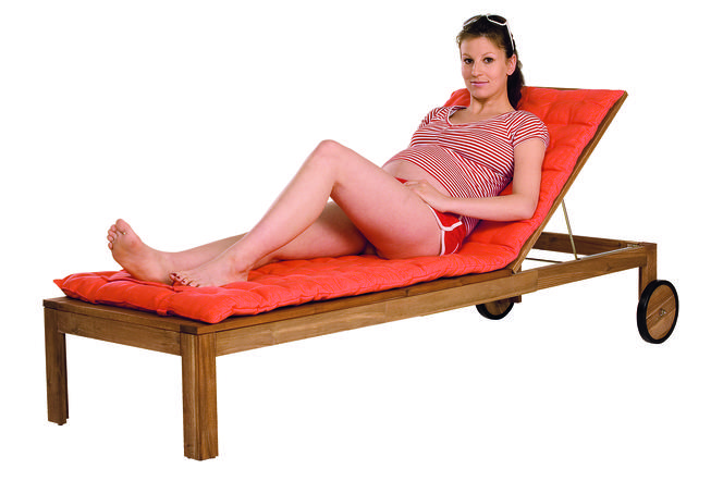 Ćwiczenia na leżąco w ciąży: trening na leżaku