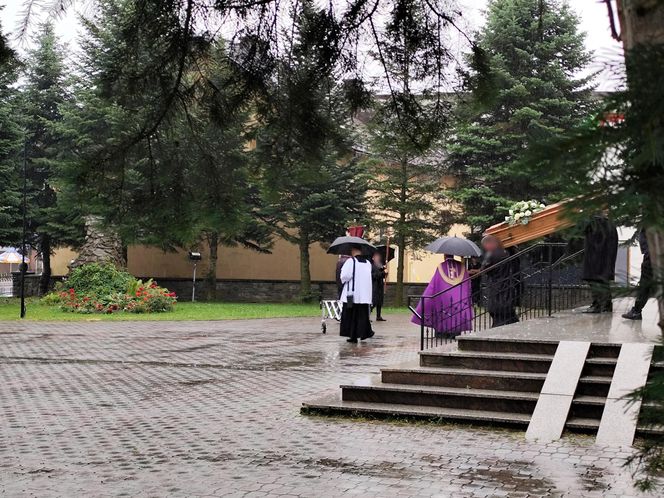  Tadeusz Duda został pochowany w poświęconej ziemi