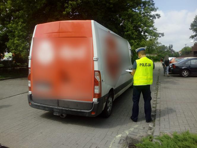 Tragedia na parkingu w Toruniu - "dostawczak" potrącił 74-latkę!