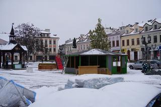 Trwa budowa Świątecznego Miasteczka w Rzeszowie 