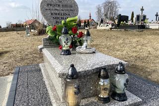 Grób dzieci potwora z Hipolitowa na cmentarzu we wsi Poryte