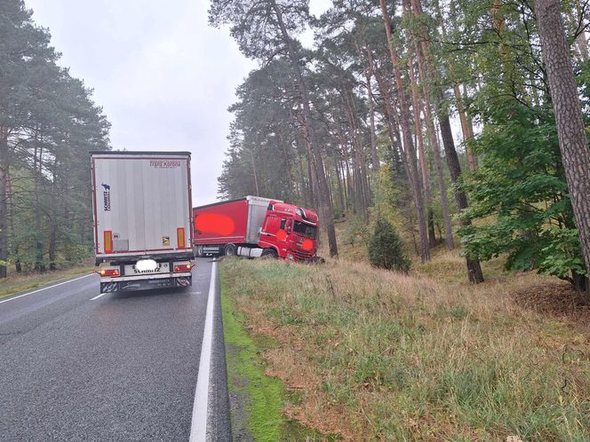 Tragiczny wypadek pod Bydgoszczą. 45-letni kierowca bmw zginął na miejscu. Utrudnienia w ruchu potrwają wiele godzin 