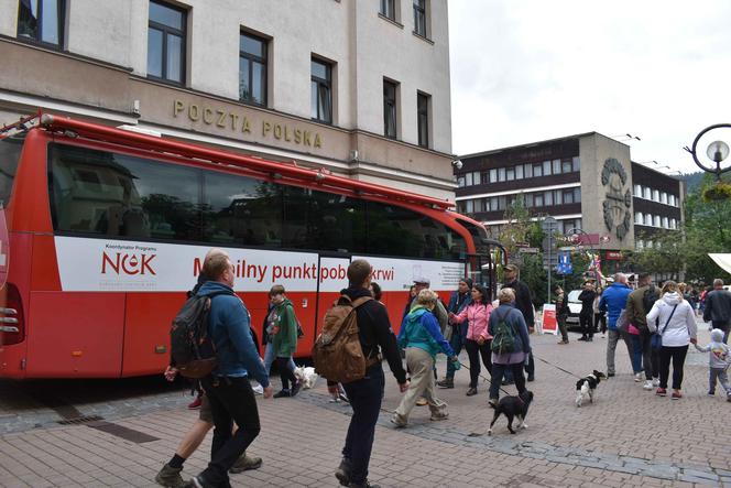 Krwiodawstwo na Krupówkach skierowane głównie do turystów. Często są beneficjentami naszych szpitali