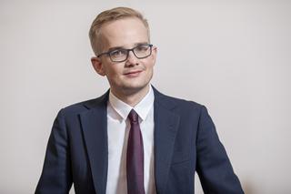 Wpadka wiceministra finansów w Sejmie! „Obnaża prawdę o Adamie Glapińskim”