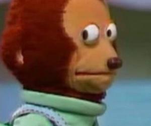 Internauci tłumaczą zachowanie Lewandowskiego. Memy po czerwonej kartce kapitana reprezentacji Polski