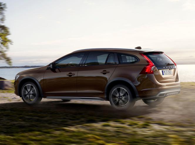 2015 Volvo V60 Cross Country