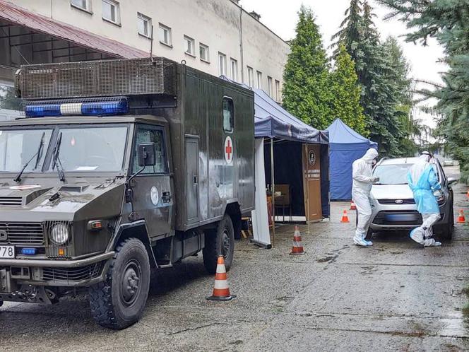 Koronawirus. W Nowym Sączu działa punkt poboru wymazów. Ruszyły badania przesiewowe