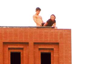 USA: Studenci uprawiali SEKS na dachu uczelni ZDJĘCIA
