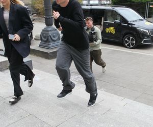 Wojciech Szczęsny z dziećmi na premierze filmu o sobie