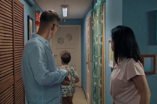 M jak miłość odc. 1687. Kinga (Katarzyna Cichopek), Piotrek (Marcin Mroczek), Misiek (Aleksander Bożyk)