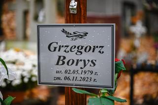 Grzegorza Borysa pochowano w ciszy z dala od syna. Garstka osób na cmentarzu