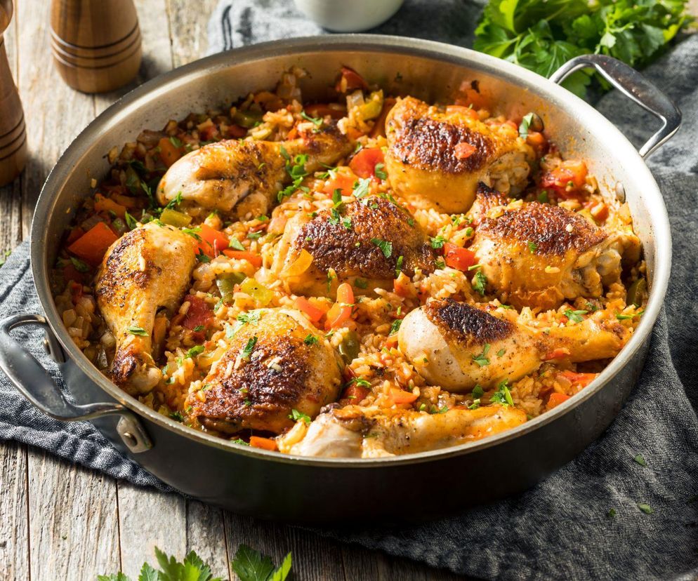 Rozgrzewający klasyk z południa: arroz con pollo – kurczak i ryż pełne smaku