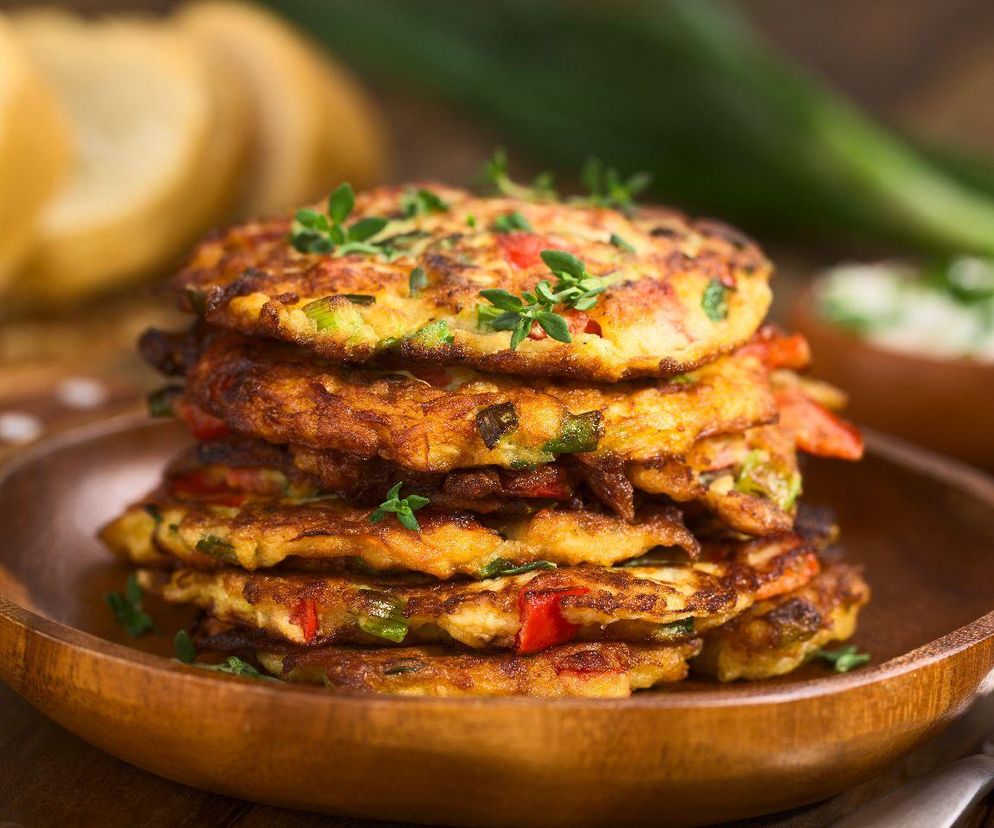 placki z sałatki jarzynowej