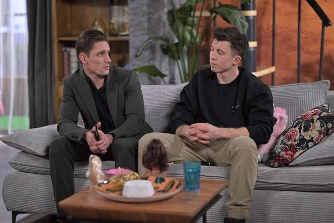 Pierwsza miłość odcinek 3978. Alan (Alan Andersz), Oskar (Filip Gurłacz)