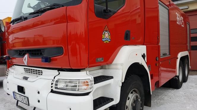 Pożar i ewakuacja SZKOŁY w Cedzynie! Aż 12 zastępów straży pożarnej w akcji!