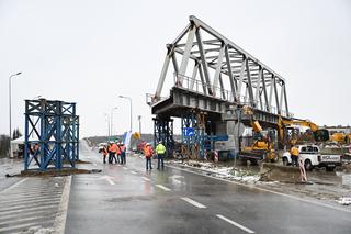 Jak idą prace przy budowie wiaduktu kolejowego w Rudnej Małej. Zobaczcie zdjęcia!  