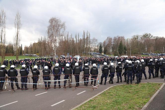 Wielkie Derby Śląska 2024. Tak kibice Górnika Zabrze wchodzili na stadion Ruchu Chorzów