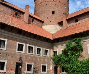 To jeden z najpiękniejszych zabytków Mazur. Legendy mówią, że tam straszy