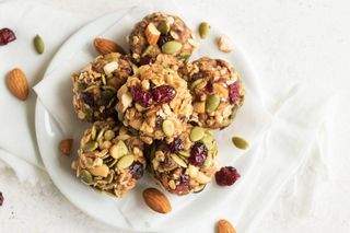 Te pełne smaku kulki mocy robię żadnego bez wysiłku. Są gotowe w 10 minut 