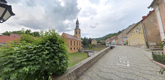 Dolnośląska wieś leży w malowniczym miejscu. To Perła Gór Sowich! 