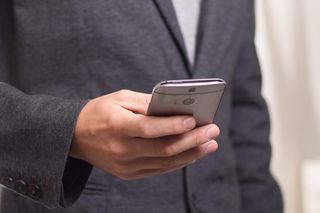 Te modele telefonów mogą już niedługo stracić dostęp do Internetu. Trwa wygaszanie starej technologii w Polsce